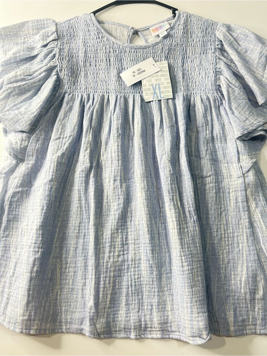 LuLaRoe Tops - NWT Lularoe XL Maddy Light Blue Flutter Short Sleeve Top